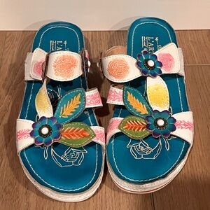 L’Artiste Spring Step Boho Hand-Painted Leather Pillow-Soft Sandals(US 7.5–8)
